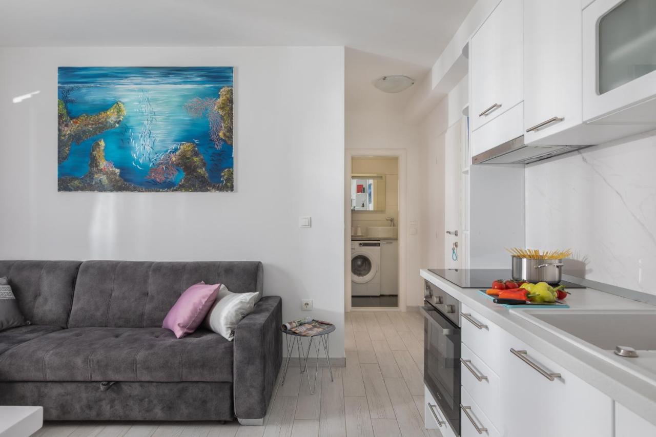 Hortenzija Apartment *