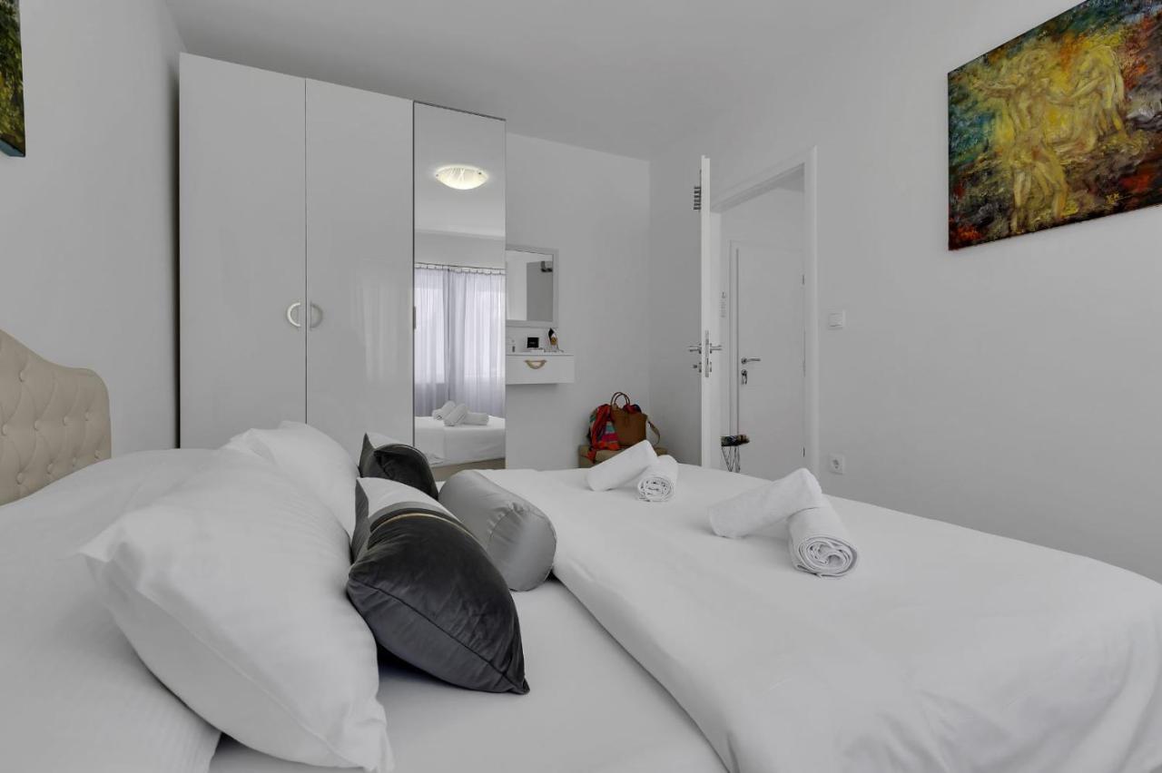 Hortenzija Apartment *